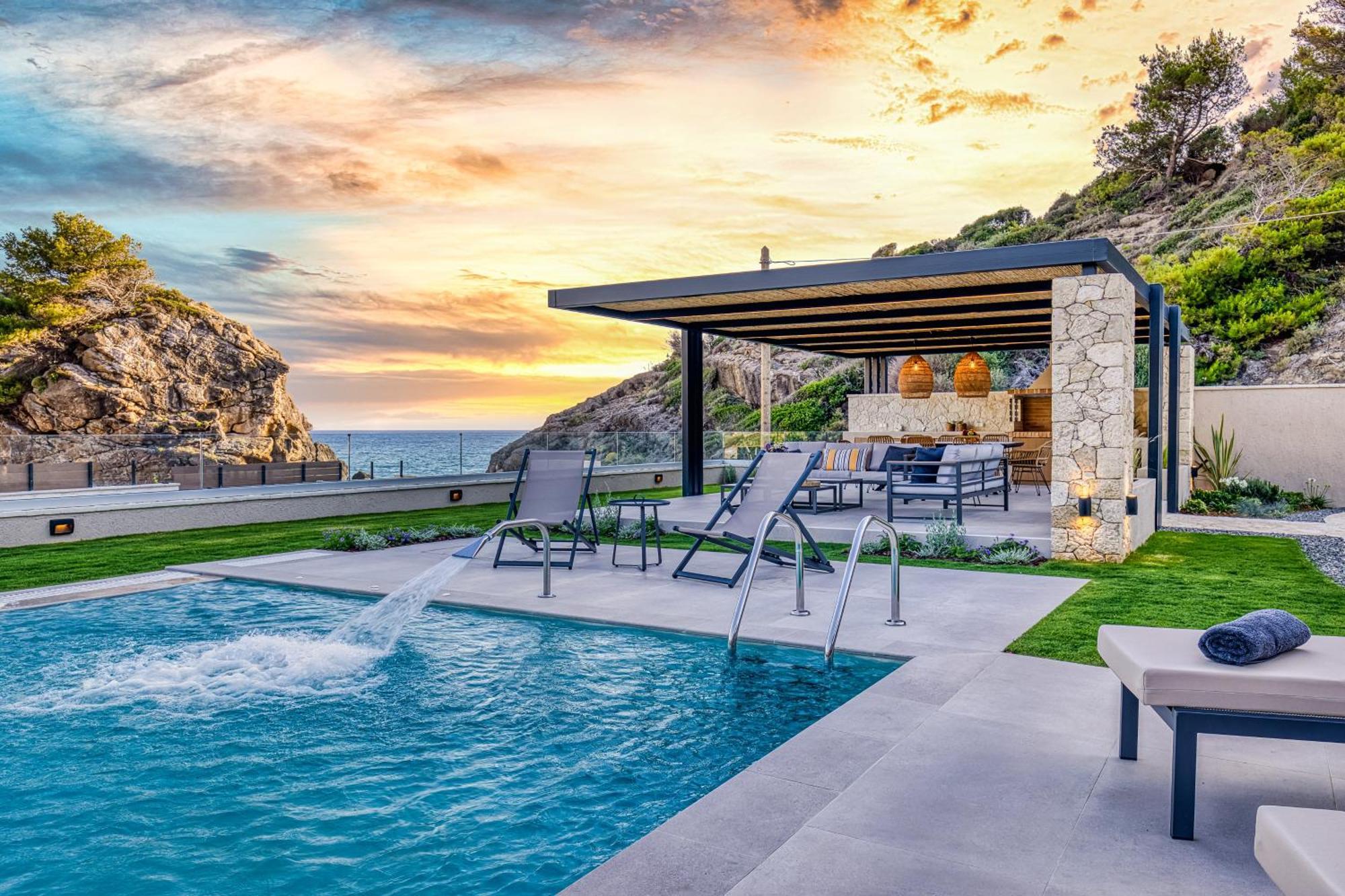 Avale Luxury *