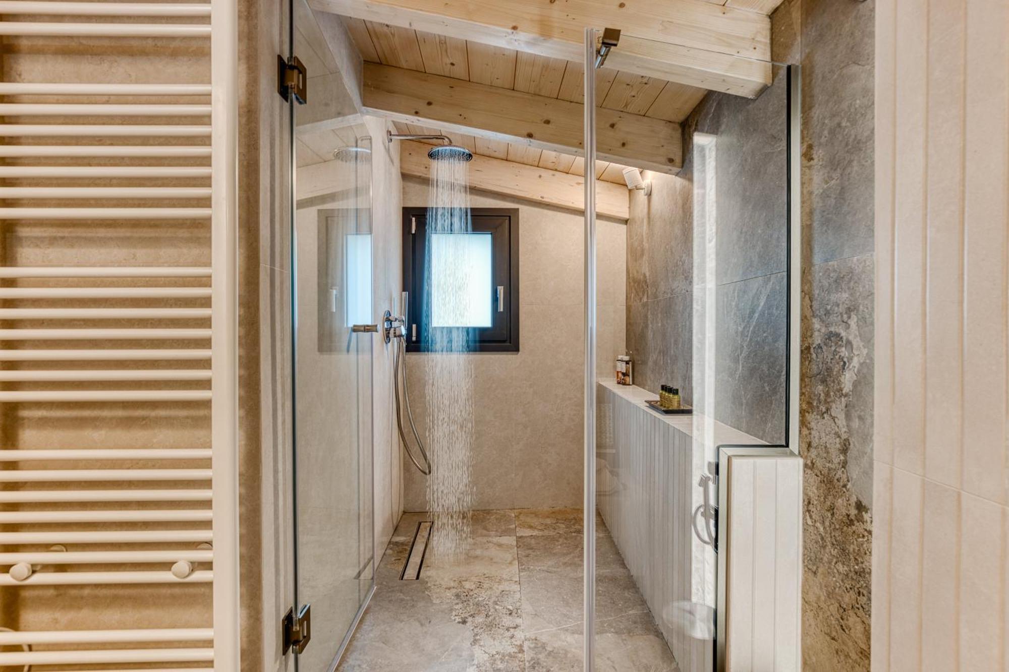 Avale Luxury Villa *