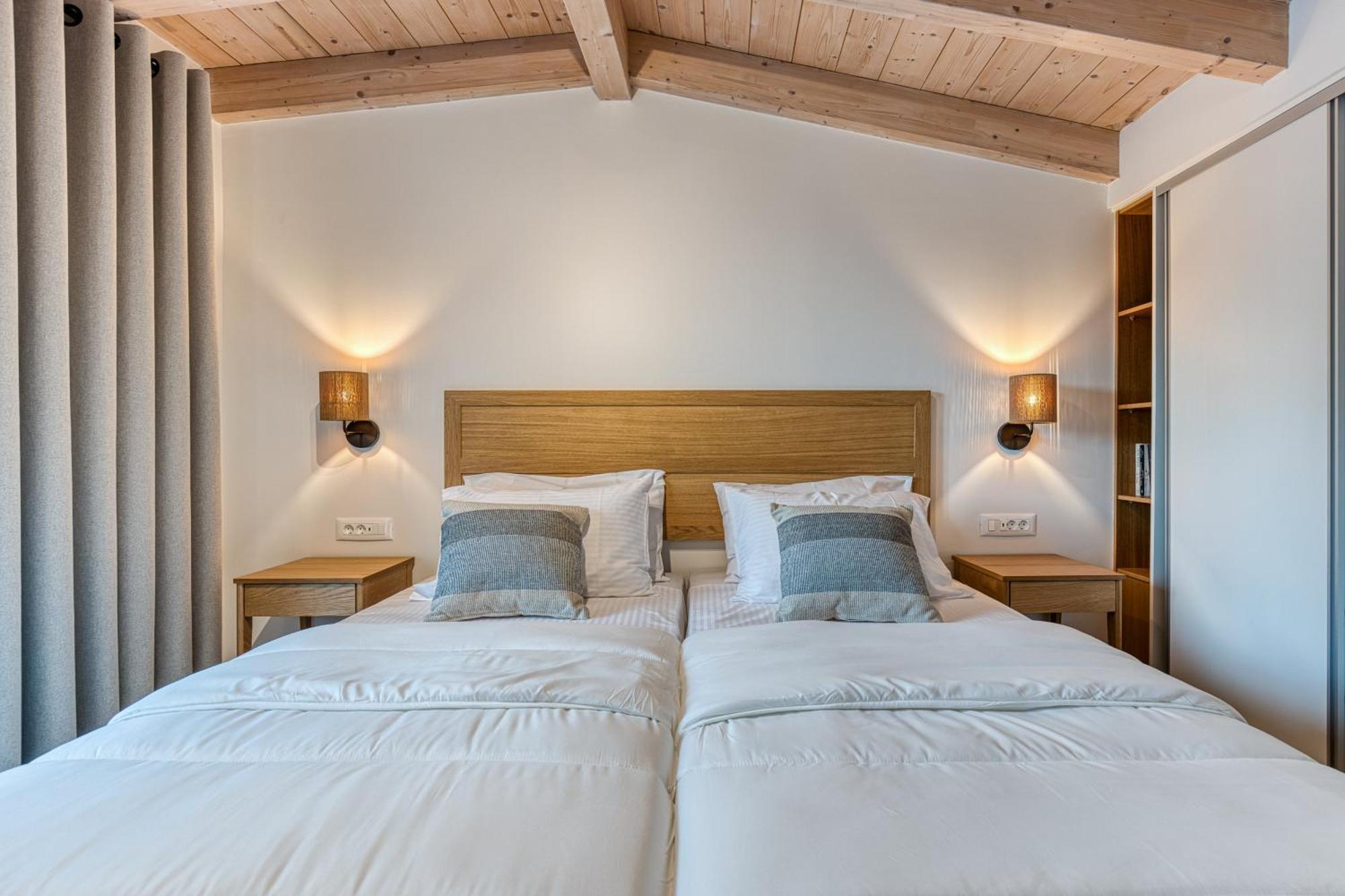 Avale Luxury Villa *