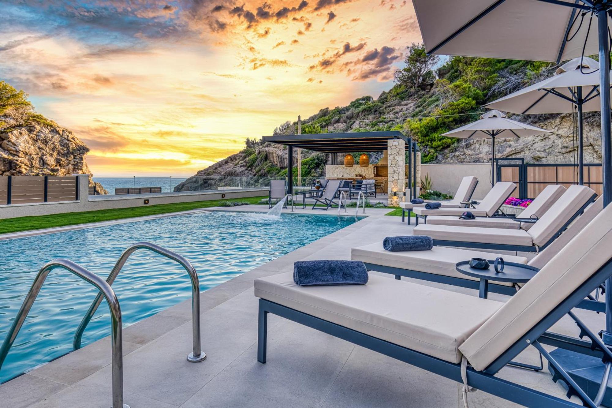 Avale Luxury