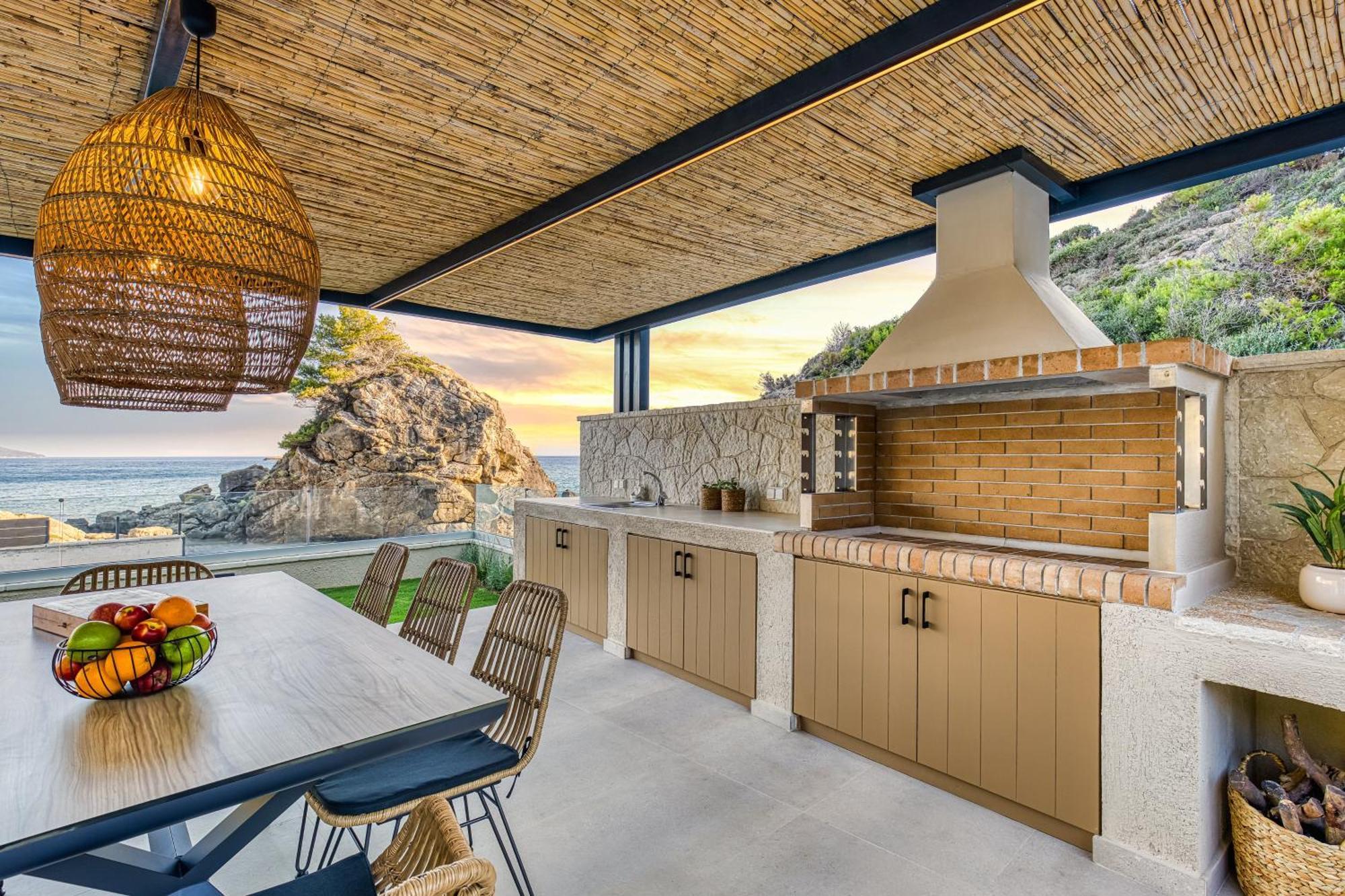 Avale Luxury Villa *